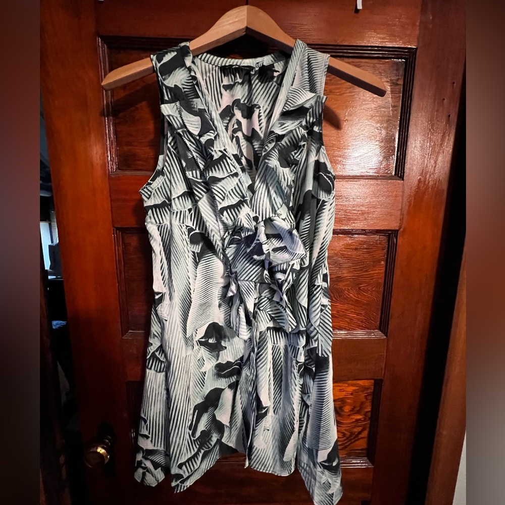 New York & Co Sleeveless Green Sleeveless Blouse